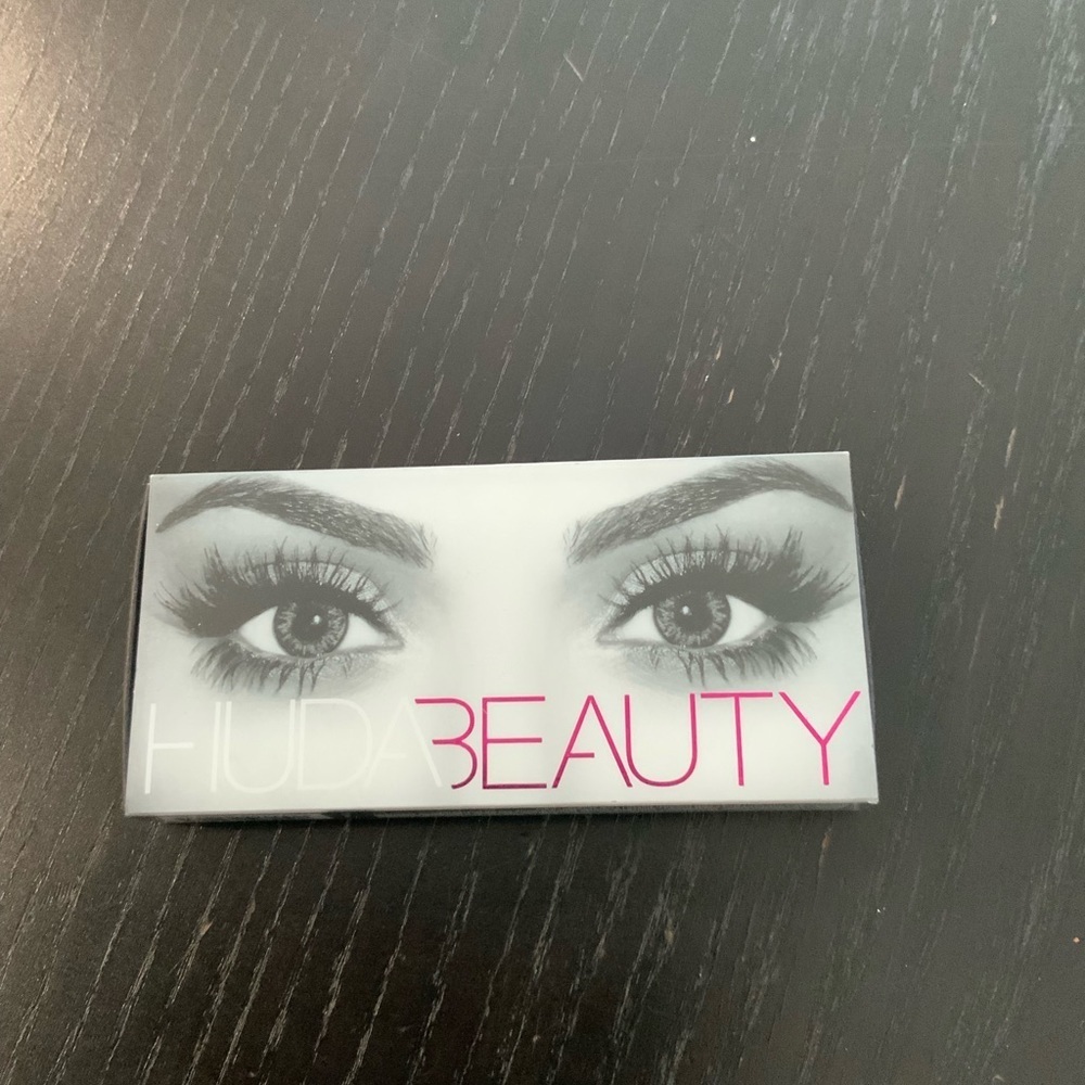 6 Assorted Eyelash Bundle! - Picture 4 of 8